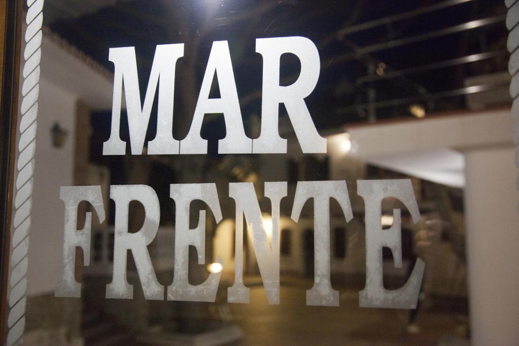 Hostal Mar De Frente 로스 카뇨스 데 메카 외부 사진
